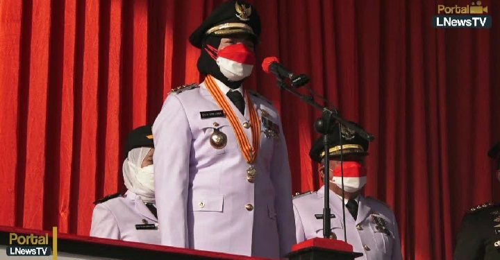 Walikota Eva Dwiana Pimpin Upacara HUT Ke 76 RI Di Halaman Pemkot Bandar Lampung