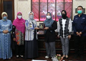 Wagub Chusnunia Sambut Kedatangan Komisi IX DPR RI dalam Rangka Monitoring dan Evaluasi Distribusi Vaksin Covid-19