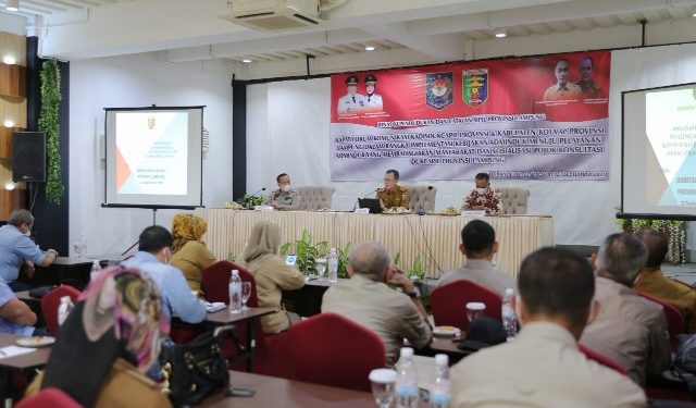 Sekdaprov Fahrizal Jadi Narasumber dalam Rapat Forkom Kadisdukcapil se-Provinsi Lampung