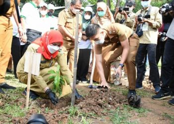Walikota Eva Dwiana Dorong Unila Perbanyak Ruang Terbuka Hijau