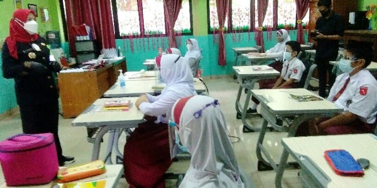 Kunjungi Al Kautsar, Walikota Eva Motivasi Siswa Semangat Belajar dan Taat Prokes
