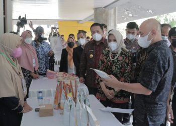 40 Tenant Binaan Sikubis Unila Terima Bantuan Rp549,8 Juta dari Menteri Koperasi dan UMKM