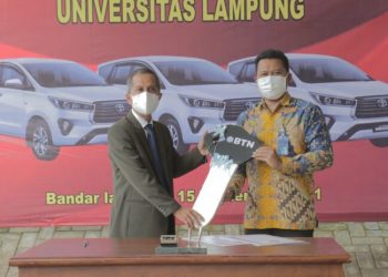 Unila Dapat Bantuan Randis Innova Reborn dari BTN