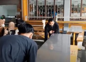 Segel Bakso Sony Dibuka, Pengunjung Mulai Antri