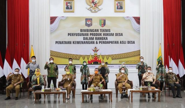 Sekdaprov Fahrizal Darminto Buka Bimtek Penyusunan Produk Hukum Desa