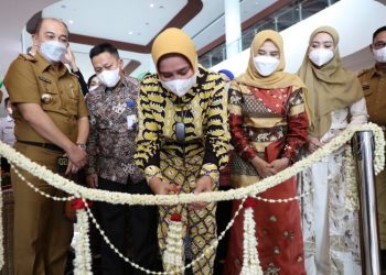 Riana Sari Arinal Resmikan Galeri Dekranasda Lampung di Dermaga Eksekutif Bakauheni