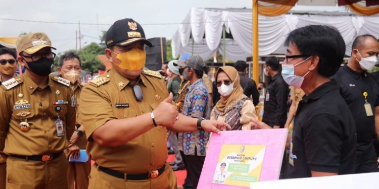 Bangkitkan Ekonomi Kerakyatan, Gubernur Arinal Launching Bazar Rebo