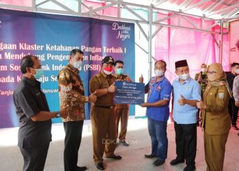 Gubernur Arinal Serahkan Penghargaan BI Award Kepada  KPT Maju Sejahtera
