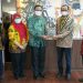 Rektor ITERA Serahkan Penghargaan Adi Karsa Madya kepada Dirjen Dikti