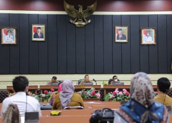 Pemprov Lampung  Sosialisasikan Peraturan Gubernur Tentang Pelaksanaan Penggunaan Aplikasi Pedulilindungi