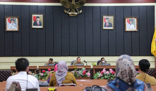 Pemprov Lampung Sosialisasikan Peraturan Gubernur Tentang Pelaksanaan Penggunaan Aplikasi Pedulilindungi