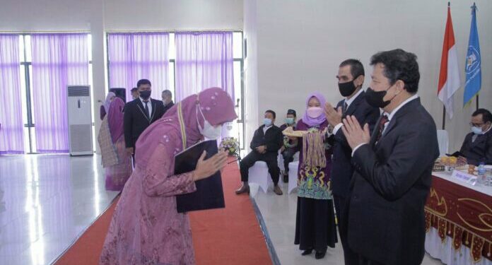 FKIP Unila Gelar Sumpah Profesi Bagi 801 Guru Profesional