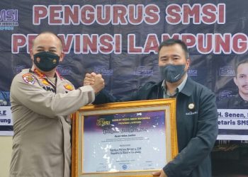SMSI Lampung Berikan Penghargaan Restorative Justice Kepada Kapolresta Bandar Lampung