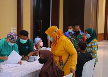 Wakapolda Lampung Tinjau Vaksinasi Serentak di Kota Metro