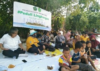 Gelar Kegiatan Pengabdian,  Malahayati Tawarkan Beasiswa bagi Anak Pulau Tegal