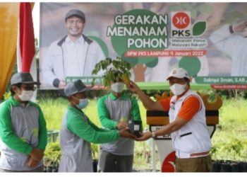 DPW PKS Lampung Ajak Kader PKS Galakan “ Gerakan Menanam Pohon “