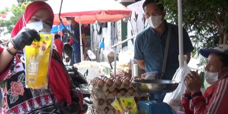 Cegah Kerumunan, Walikota : Bisa Juga Penjualan Minyak Goreng Dor to Door