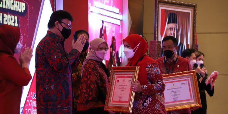 Kota Bandar Lampung Raih Penghargaan Predikat Pelayanan Prima dari Kemenpan RB