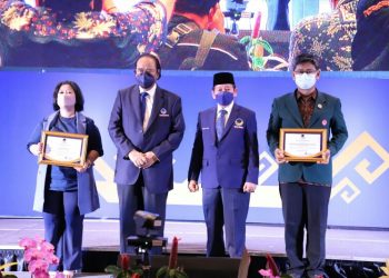 Ketua IDI Lampung Terima Penghargaan Sebagai Pejuang Penanganan Covid-19