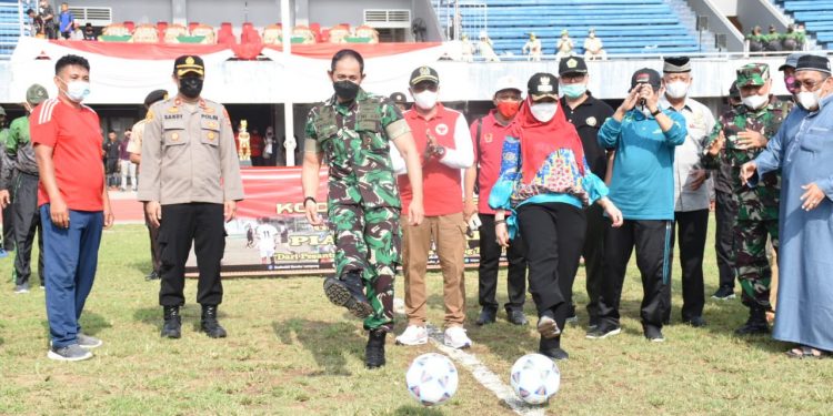 Buka Liga Santri Piala Kasad , Walikota Eva Dwiana Ingatkan Sikap Jiwa Kesatria