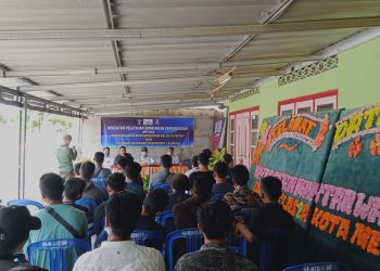 26 Warga Binaan Bapas Kota Metro Ikuti Pelatihan Merangkai Papan Bunga