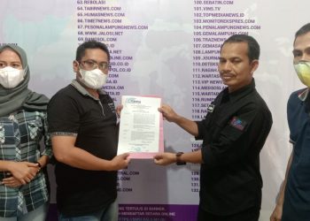 Beri SK, Sekertaris Provinsi Minta SMSI Kota Harus Action Besarkan Nama SMSI