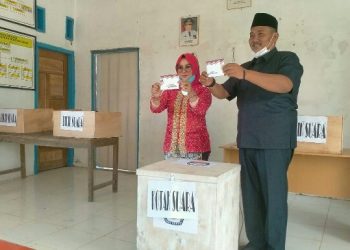 Istri  Lawan Suami Dalam Pilkakam Serentak Di Tulang Bawang
