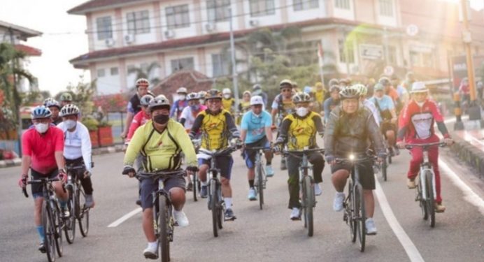 Jaga Imunitas Tubuh, Gubernur Arinal dan Pejabat Pemprov Lampung Berolahraga Sepeda Santai
