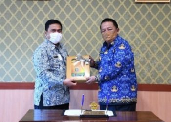 Gubernur Arinal Serahkan LKPD Tahun Anggaran 2021 Kepada BPK RI Perwakilan Lampung