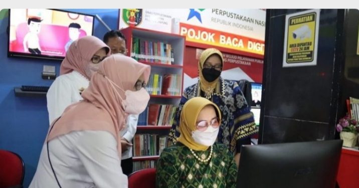 Bunda Literasi Provinsi Lampung Dorong Minat Baca Masyarakat Lewat Pojok Baca Digital