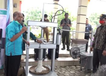 Unila Serahkan Mesin Pengering dan Pencetak Mie kepada Pemkab Tubaba