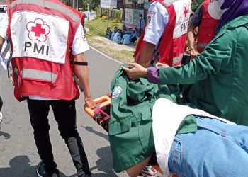 Enam Mahasiswa Lampung Pingsan Saat Demo Menolak Kenaikan BBM