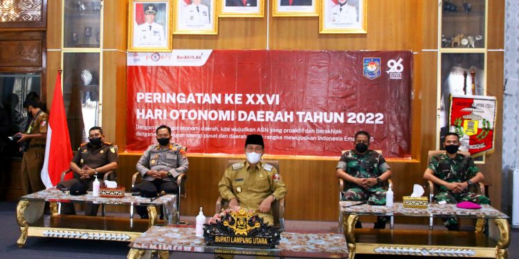 Bupati Lampura Ikuti Peringatan Hari Otonomi Daerah Secara Virtual Bersama Kemendagri