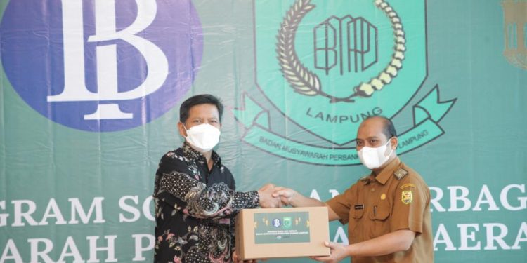 BI Lampung-BMPD Salurkan 1.000 Paket Sembako untuk Warga Bandar Lampung