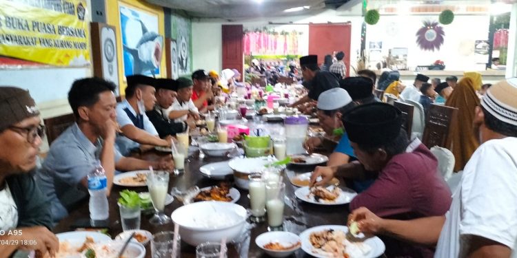 DPC LSM Gempur Gelar Buka Puasa Bersama 200 Kaum Duafa
