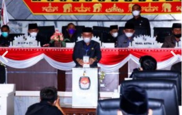 Bupati Lampung Utara H. Budi Utomo Saksikan Langsung Pemilihan Calon Pendampingnya