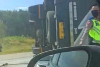 Diduga Sopir Mengantuk, 4 Kendaraan Tabrakan Beruntun di Tol Terbanggi Besar