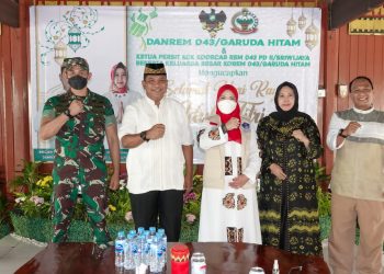 Pantau Posko Mudik, Walikota Eva Dwiana Pastikan Keamanan Pasar