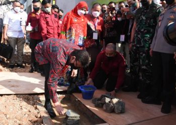 Menpan RB Letakkan Batu Pertama Pembangunan Mall Pelayanan Publik Satu Atap Bandar Lampung