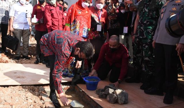 Menpan RB Letakkan Batu Pertama Pembangunan Mall Pelayanan Publik Satu Atap Bandar Lampung