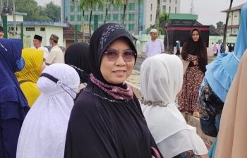 Dilema Pembatasan Usia, Uniroh Mantapkan Hati Naik Haji Tanpa Pasangan