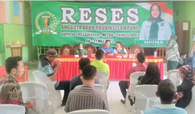 Anggota DPRD Provinsi Lampung Hanifah Jaring ASpirasi Warga Batu Raja Kecamatan Way Lima