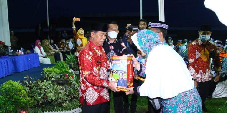 Bupati Lampung Utara Lepas 222 Calon Jamaah Haji asal Lampura