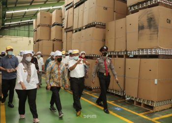 Wagub Chusnunia Dampingi Mendes PDTT Kunjungi PT. Great Giant Pineapple