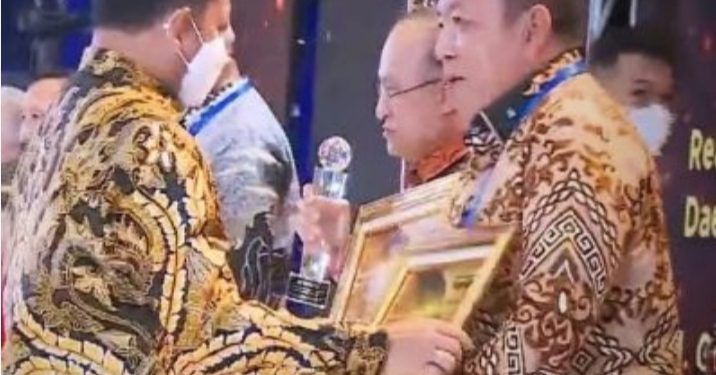 Gubernur Lampung Terima Penghargaan Sebagai Provinsi Dengan Realisasi APBD Tertinggi Dari Kemendagri 