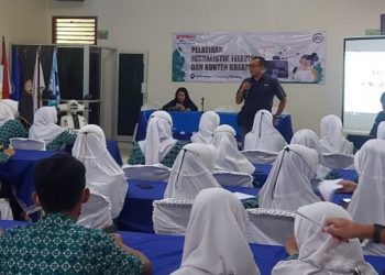 IJTI Lampung Berikan Pelatihan Jurnalistik Kepada Pelajar Di Tanjung Bintang