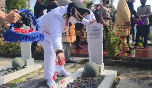 Kenang Pejuang Kemerdekaan, Walikota Ziarah ke Makam Pahlawan