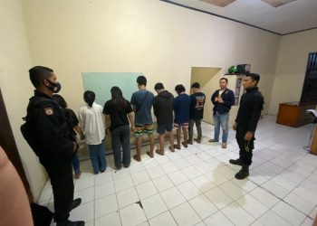 Panik Saat Diperiksa, Pemuda Tabrak Motor Polisi