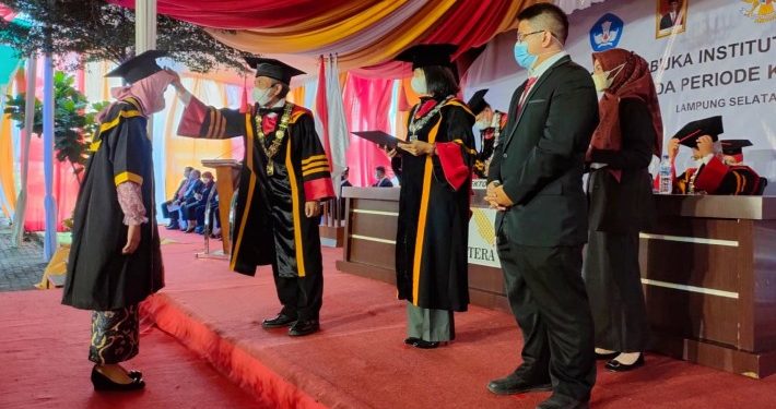 Wisuda 421 Lulusan, Rektor ITERA Berpesan Lakukan Inovasi Teknologi