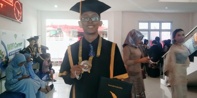 Rofif Jadi Wisudawan Terbaik ITERA Dengan IPK Nyaris Sempurna 3,99